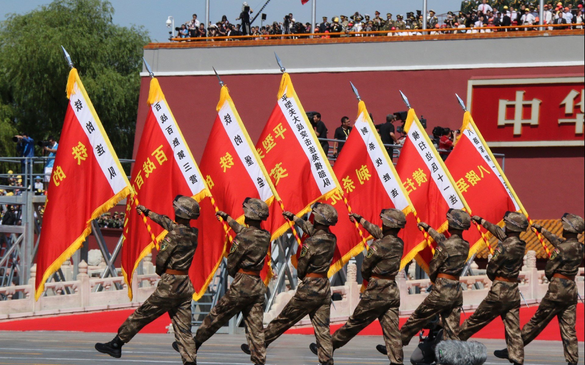 开云·体育官网-德国男子100公斤级柔道选手在比赛中获得第十名，德国柔道教练激励爱徒