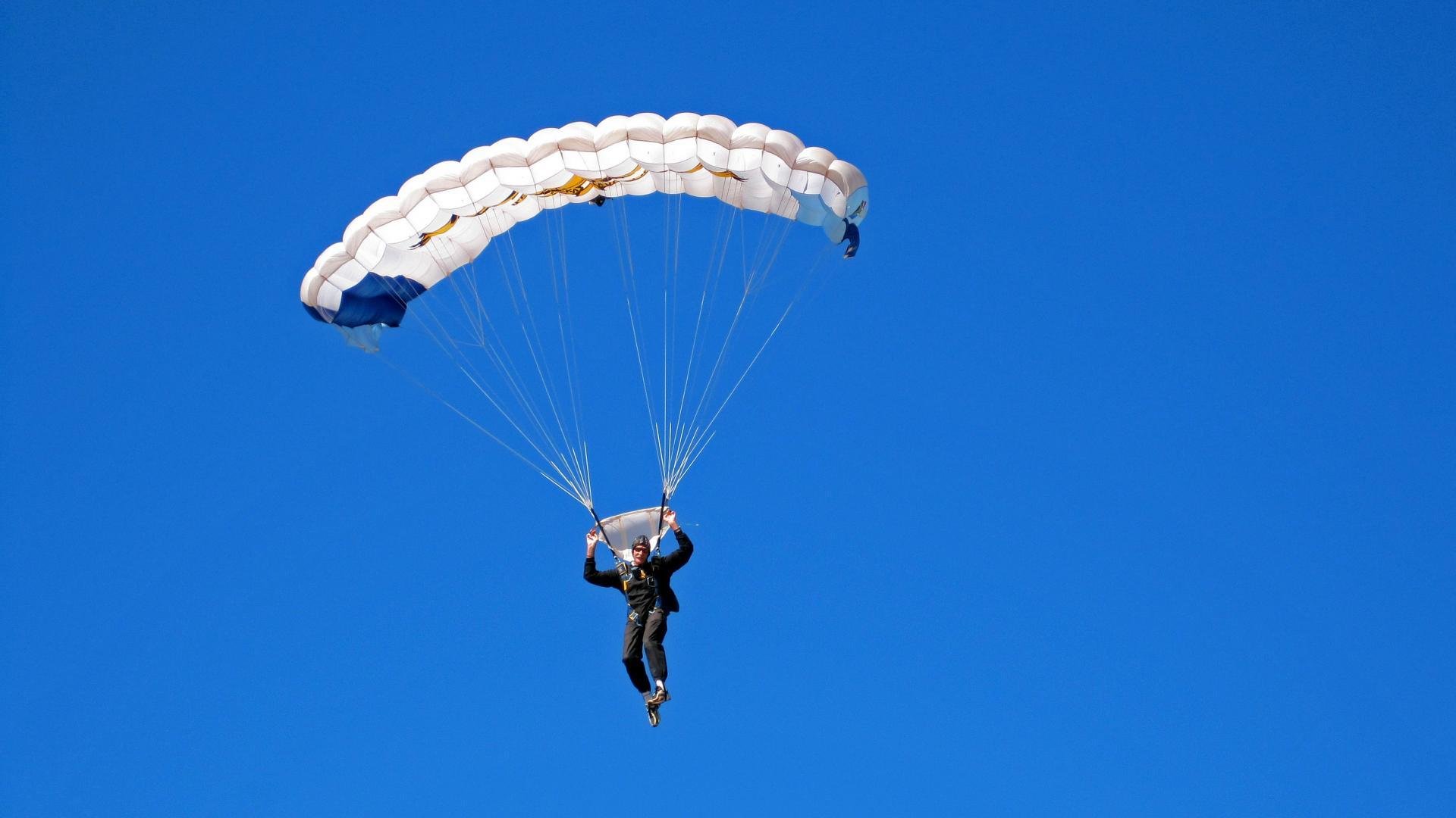 开云官方-“拳击巅峰对决，四川省体育馆引爆全场！”