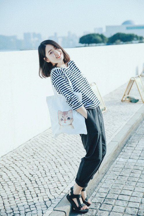 克莱尔·柯尔赞女子200米仰泳表现稳健